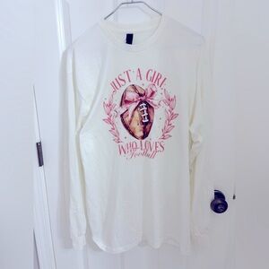 🎀🏈 Just A Girl Who Loves Football Long sleeve T-Shirt
(Multiple sizes available)